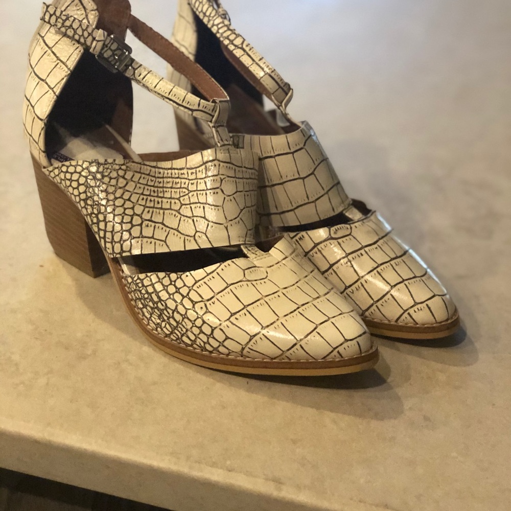 Croc print  booties